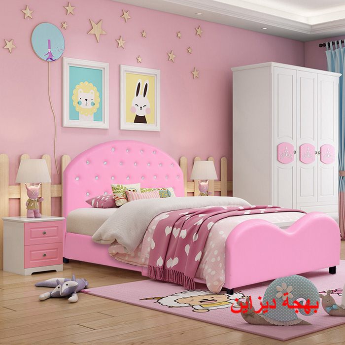 غرفة نوم اطفال السرير باللون الروز و الدولاب باللون الابيض