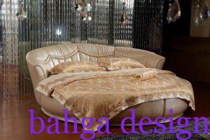 دائري انيق يمكن وضعه بوسط غرفة النوم