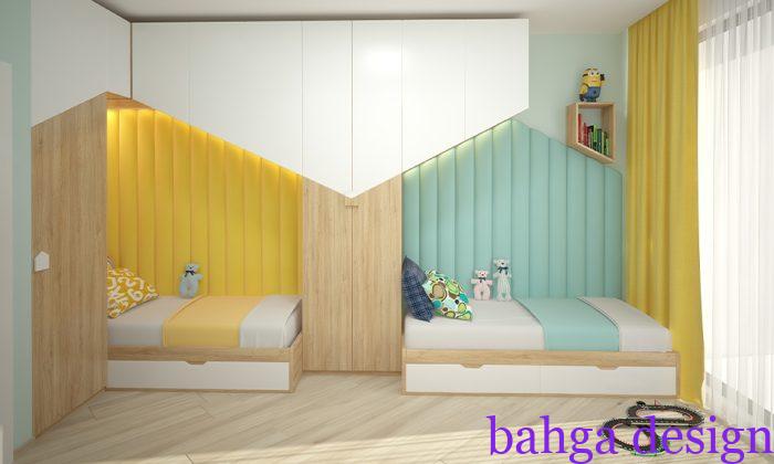 غرفة نوم اطفال صغيرة بسريرين خشب